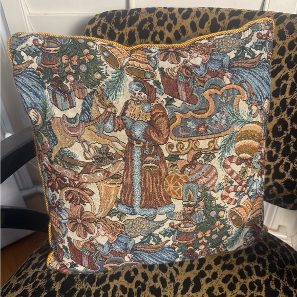 Set of 2 Vintage Style Christmas Tapestry Throw Pillows Holiday Decor 16” - Picture 2 of 5